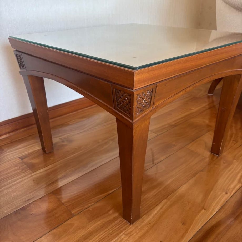 Mesa costado sofá