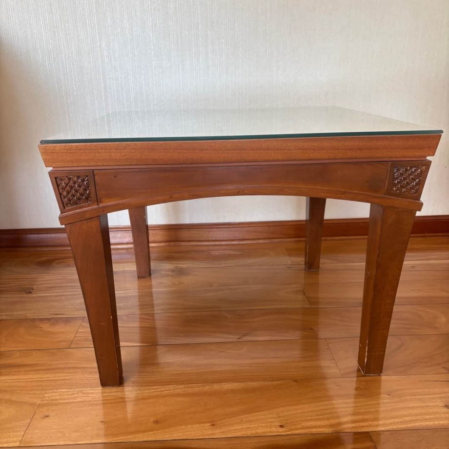 Mesa costado sofá