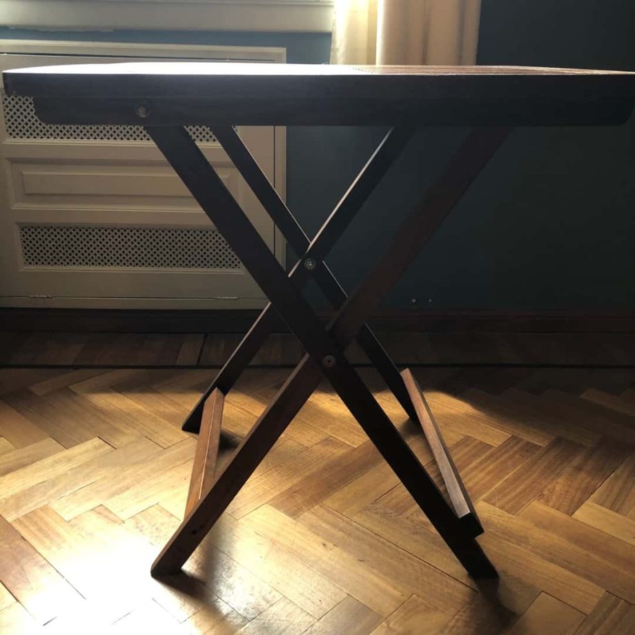 Mesa auxiliar plegable