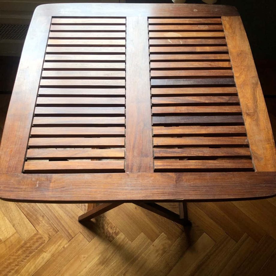Mesa auxiliar plegable