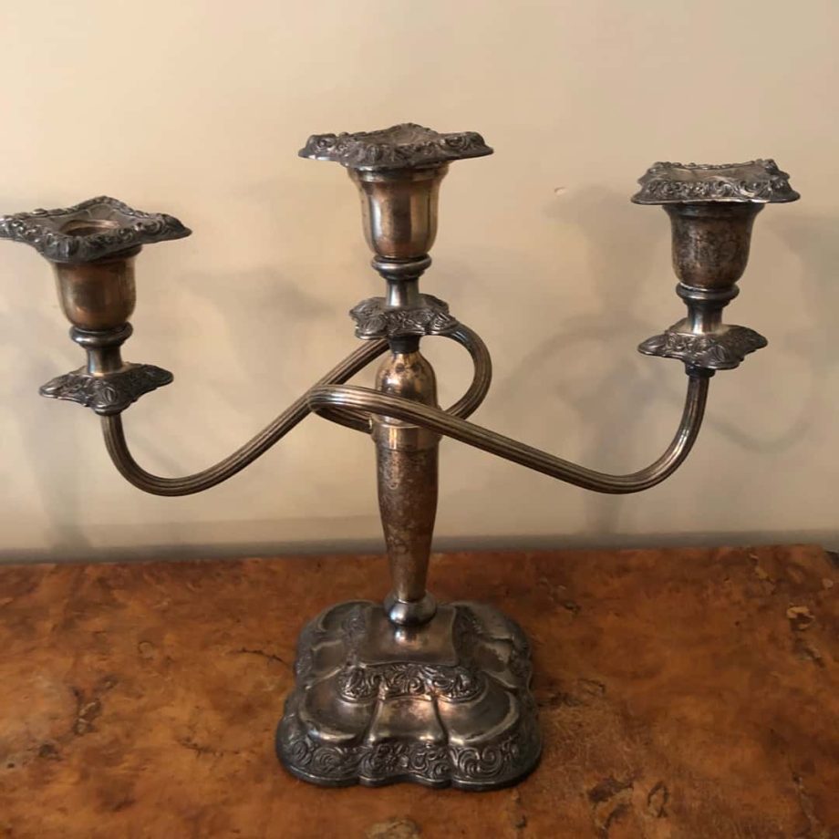 Par candelabros