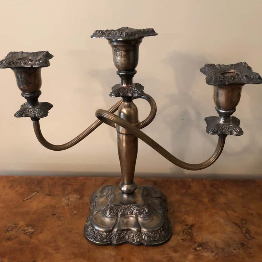 Par candelabros