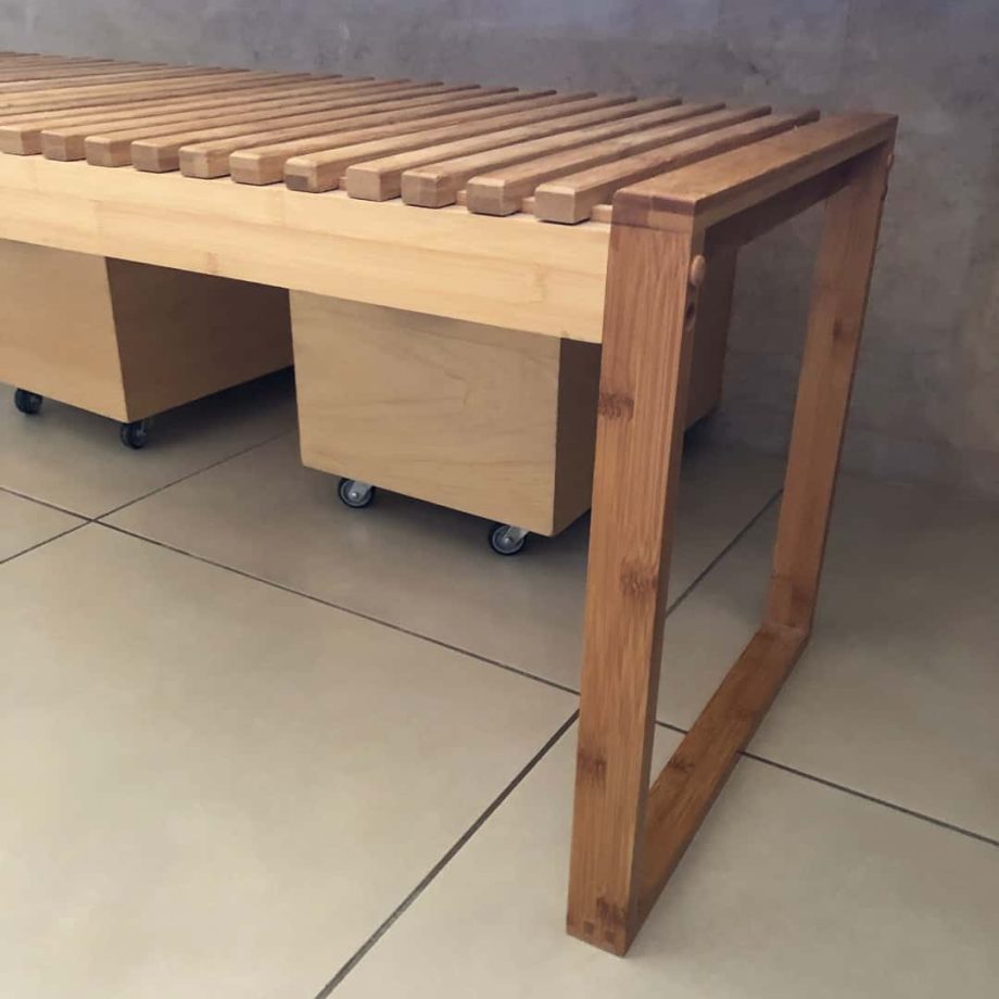 Banqueta de baño en madera