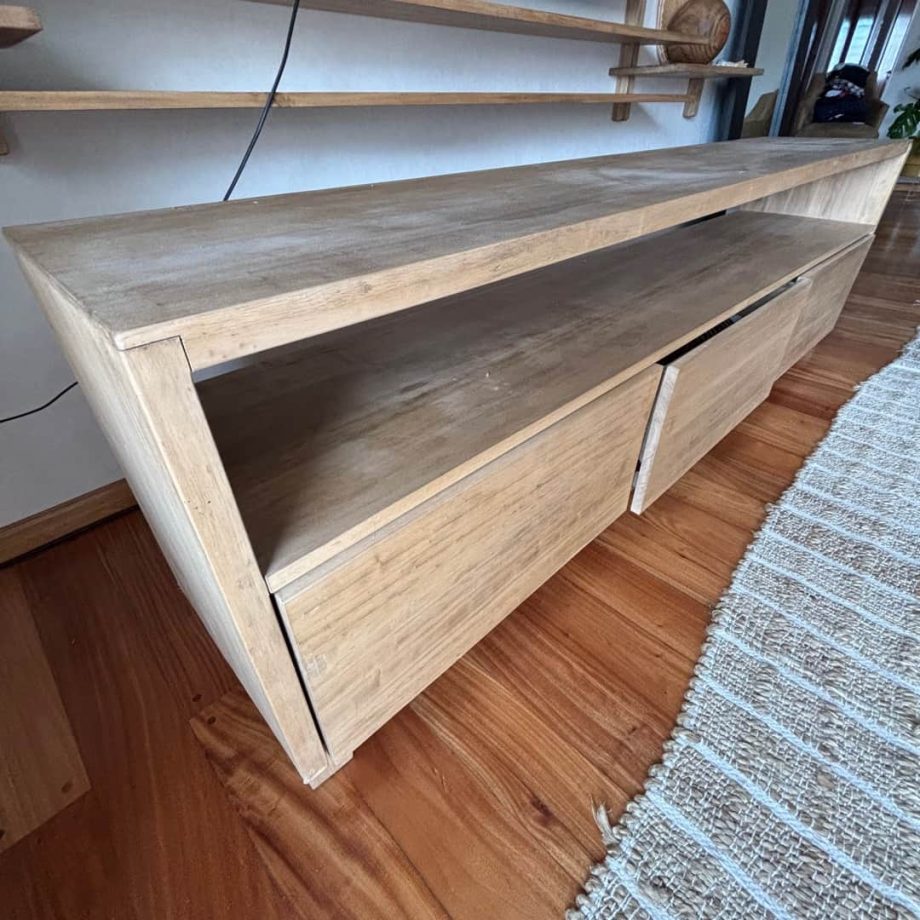 Mueble auxiliar en madera