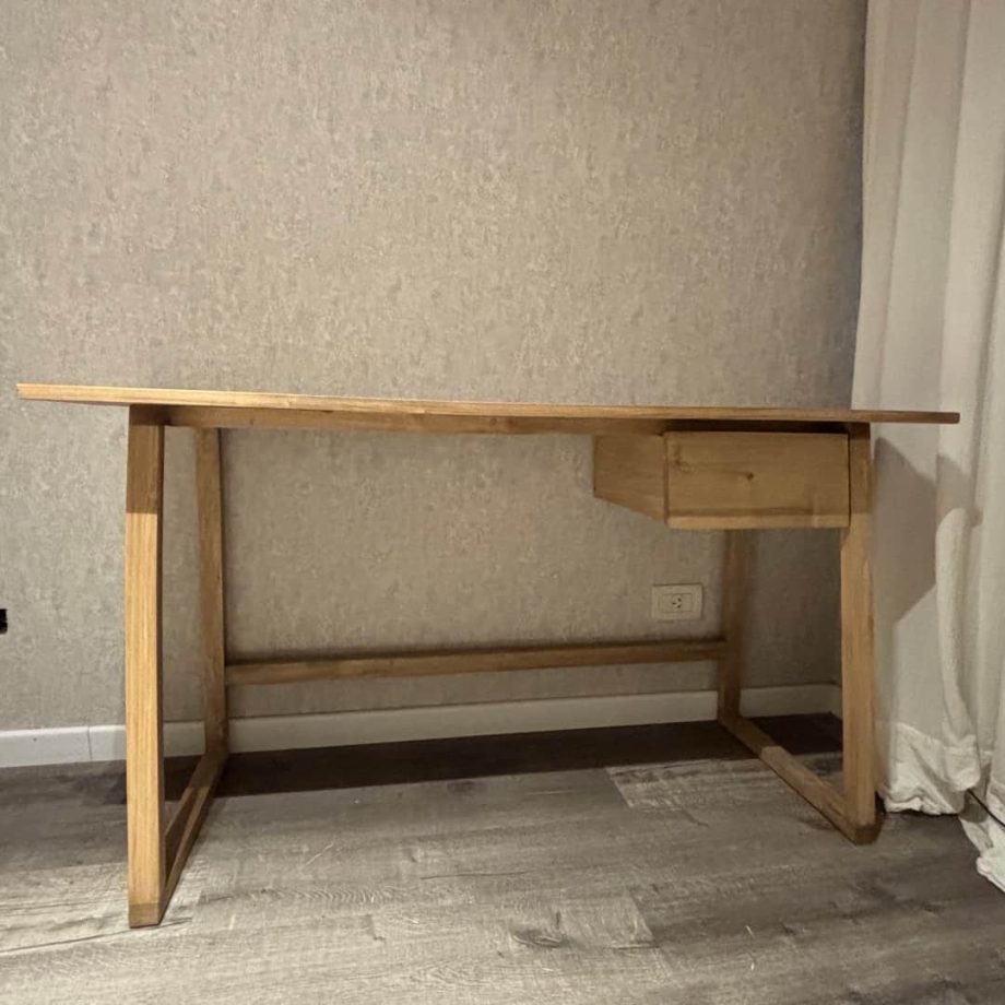 Escritorio en madera rústica
