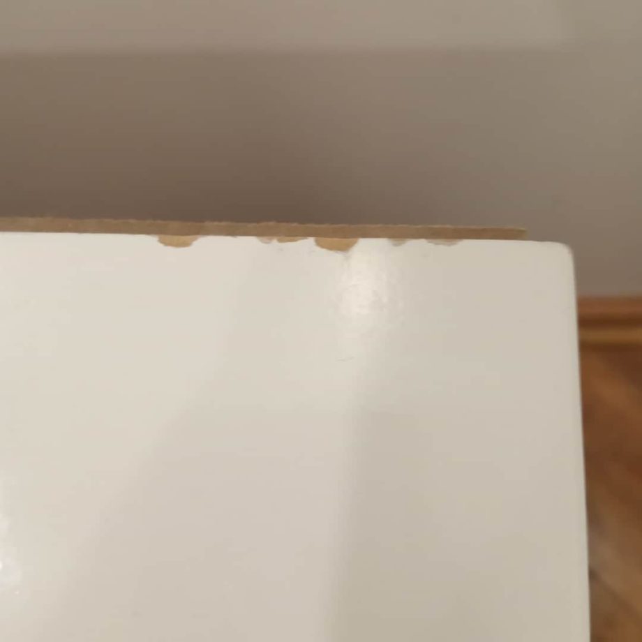 Mesa de luz laqueada