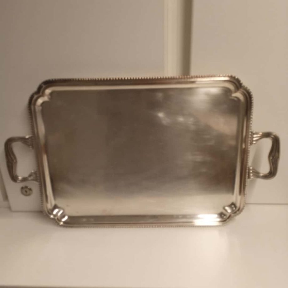 Bandeja y espátula