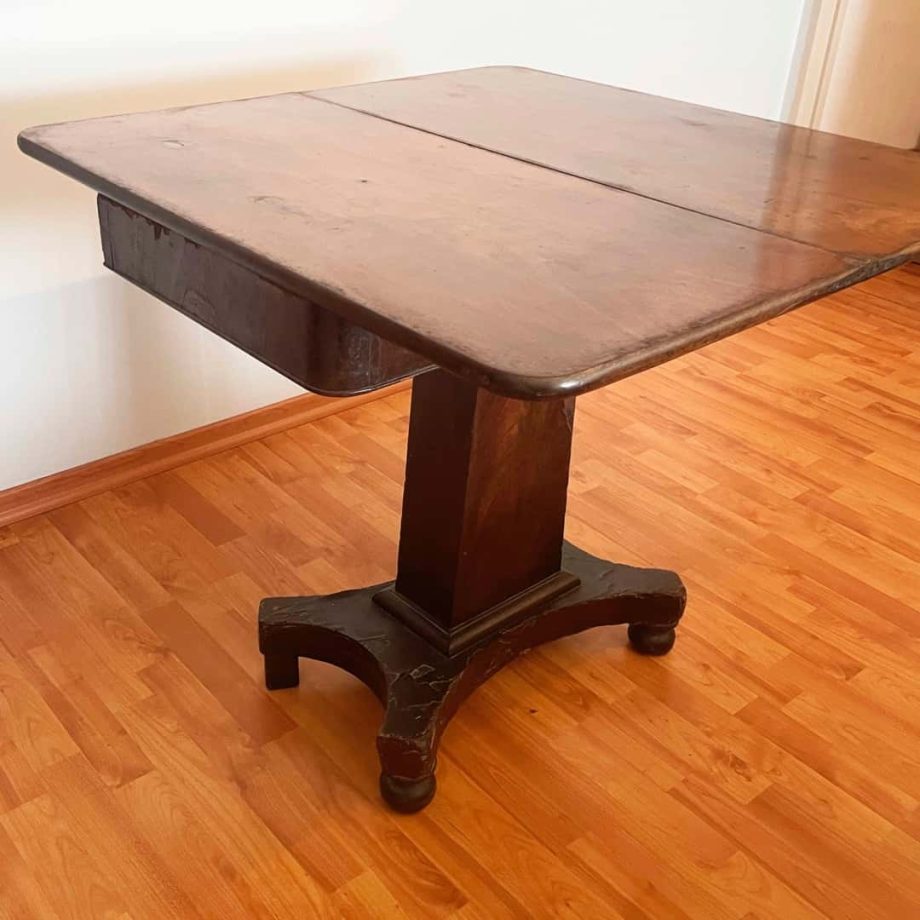 Mesa libro de juego
