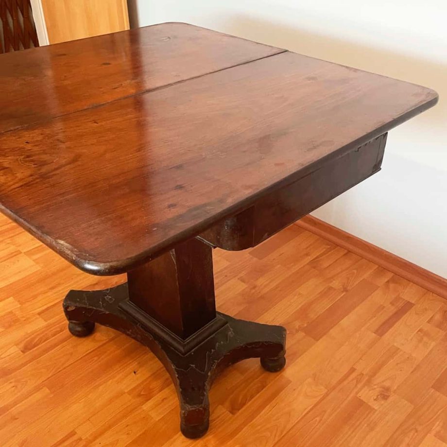 Mesa libro de juego