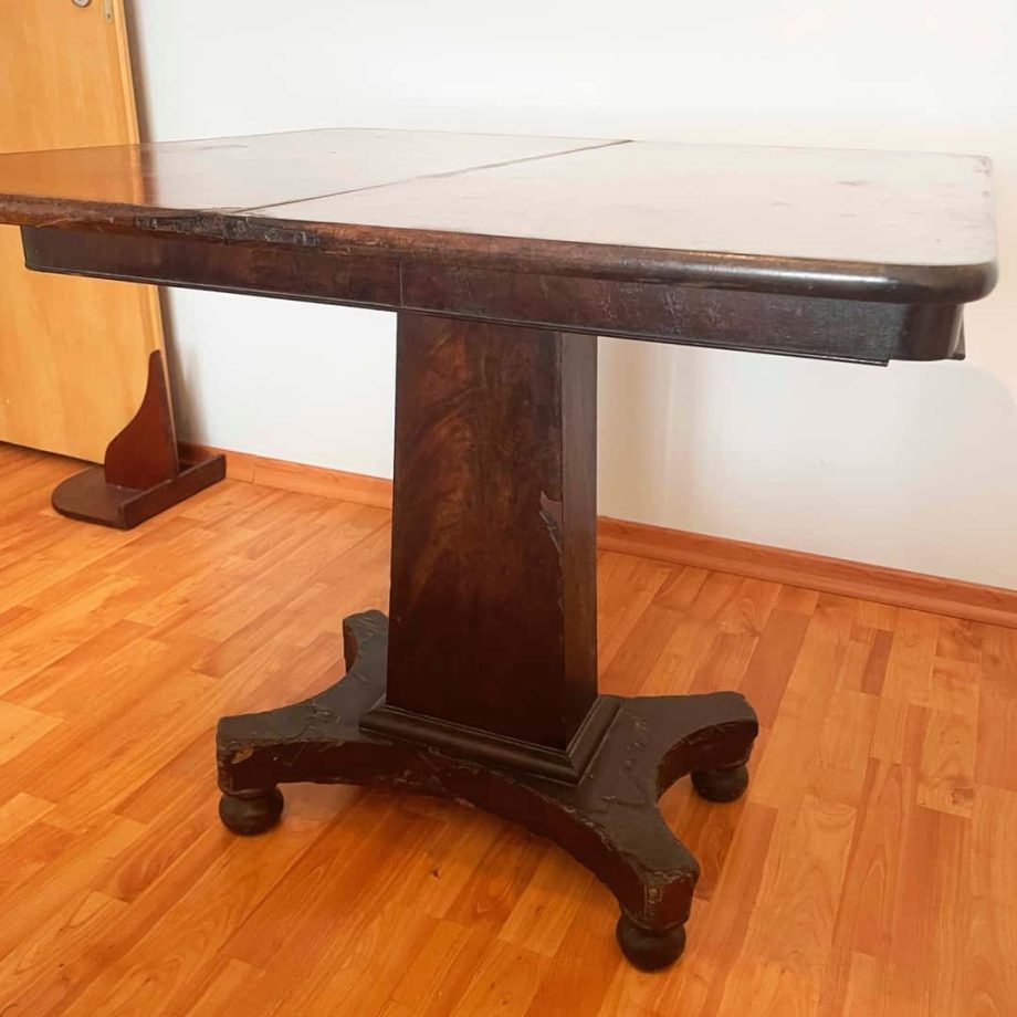 Mesa libro de juego