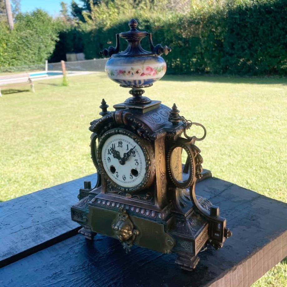 Reloj sobremesa