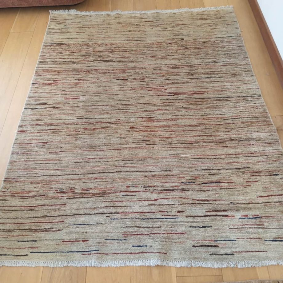 Alfombra de diseño en tonos tierra