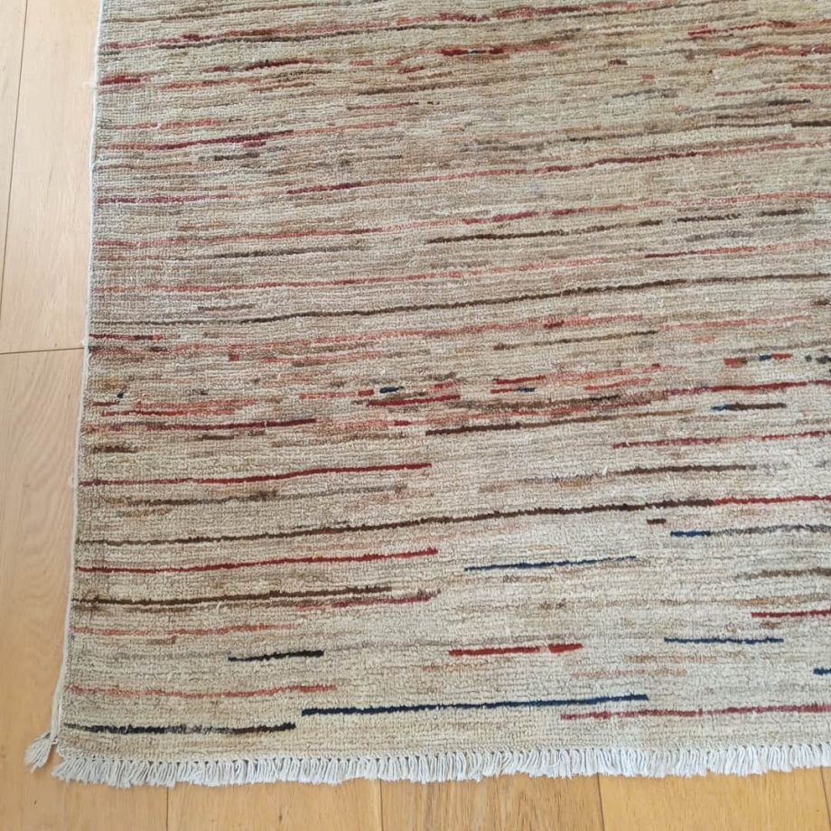 Alfombra de diseño en tonos tierra