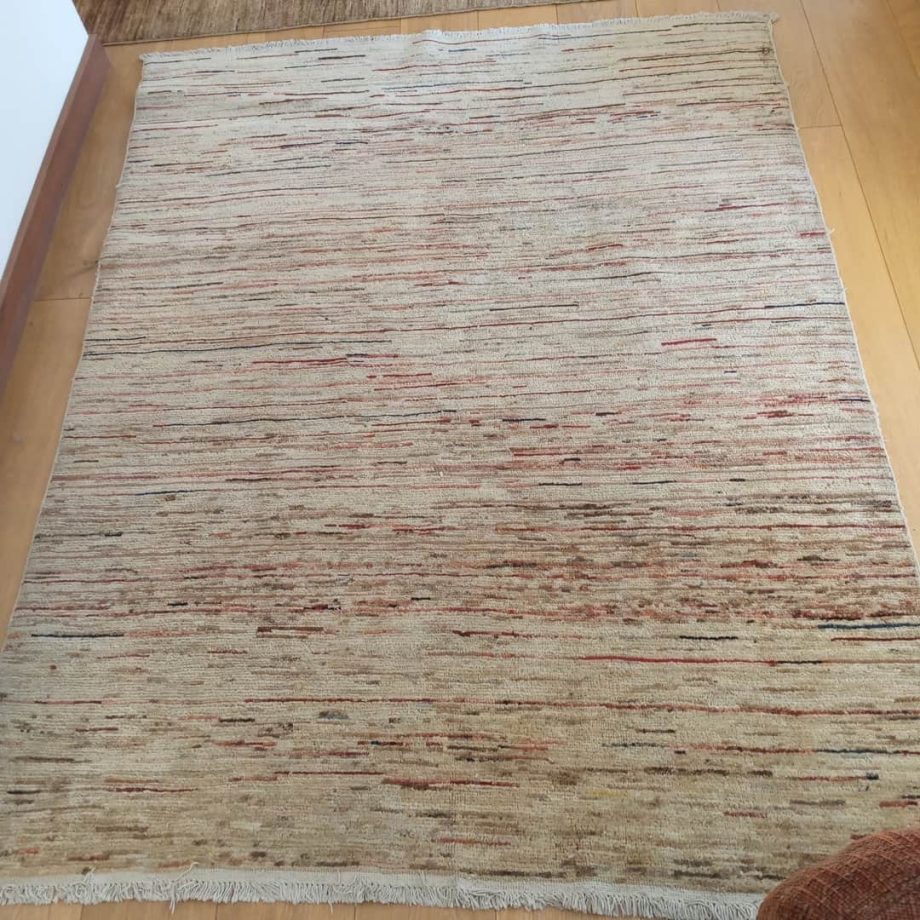 Alfombra de diseño en tonos tierra