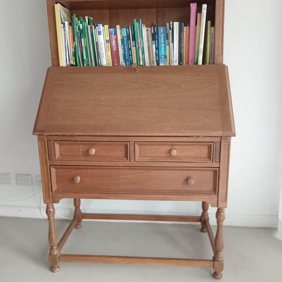 Secretaire con alzada