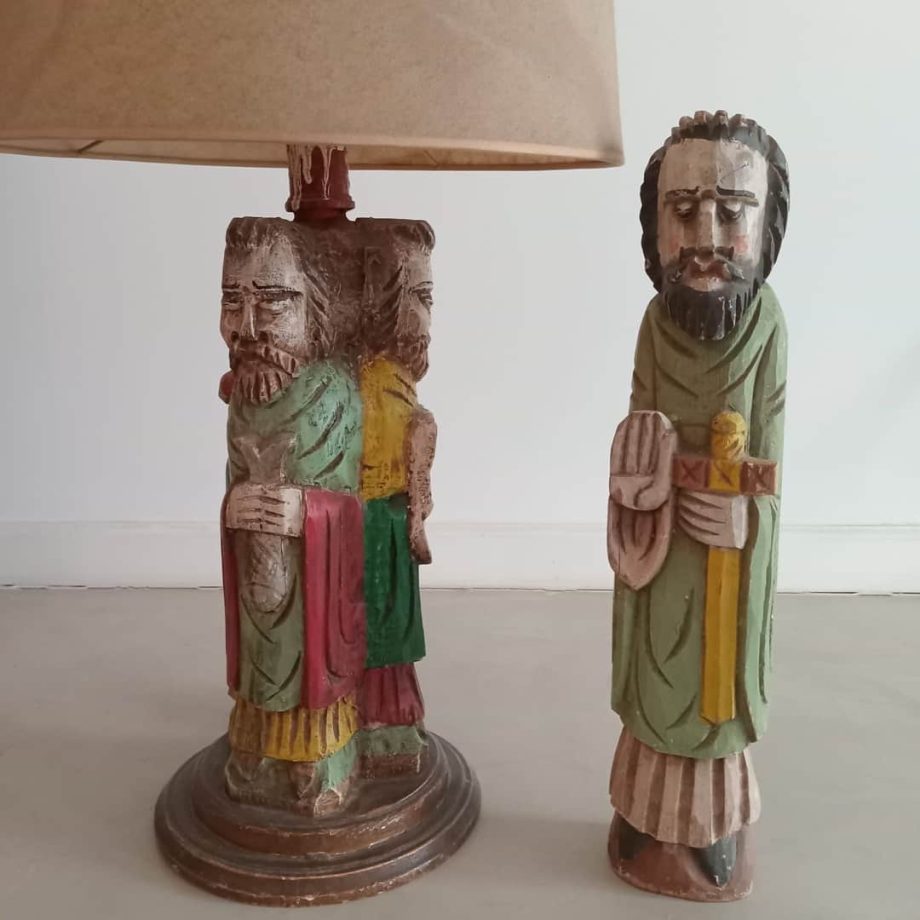 Lámpara "Personajes" y Figura "Apóstol"