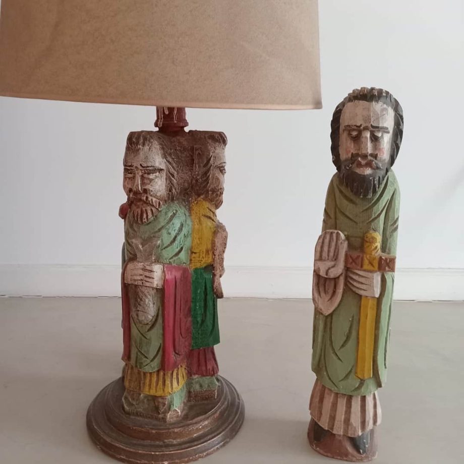 Lámpara "Personajes" y Figura "Apóstol"