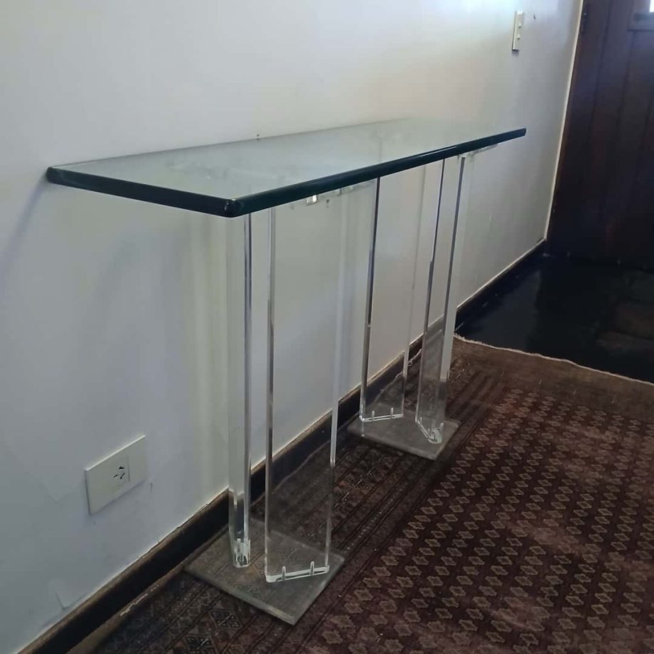 Consola de diseño en vitrea