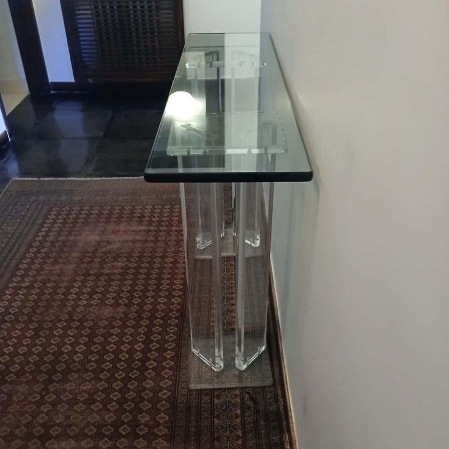 Consola de diseño en vitrea