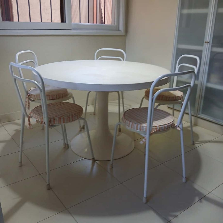 Mesa Tulip + 6 sillas
