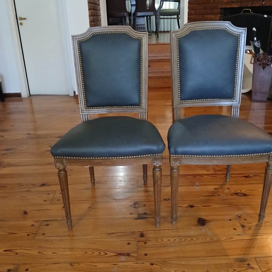Par de sillas estilo francés
