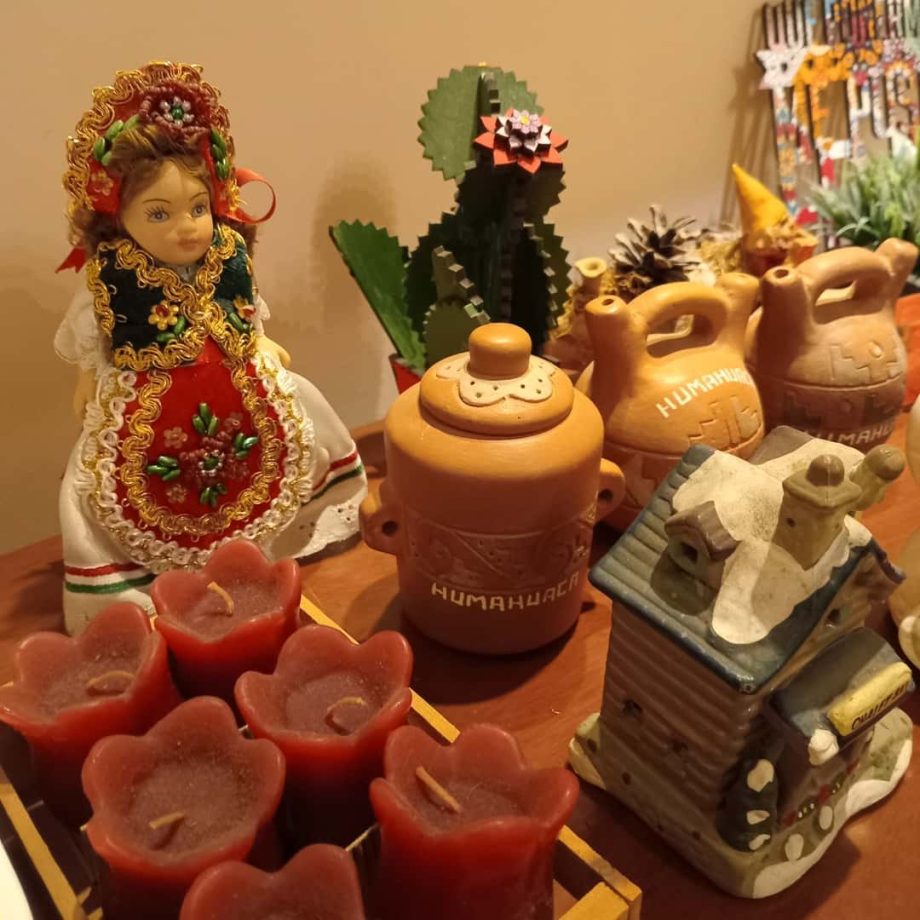 Adornos