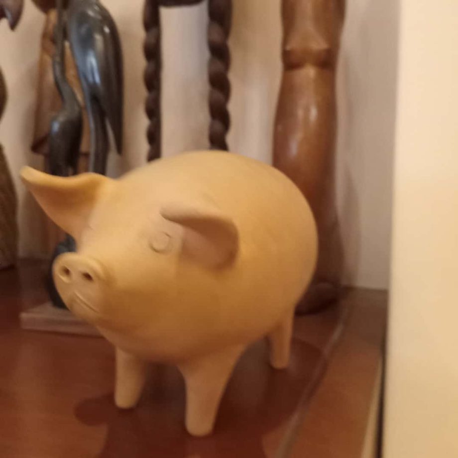 Tallas en madera + alcancía