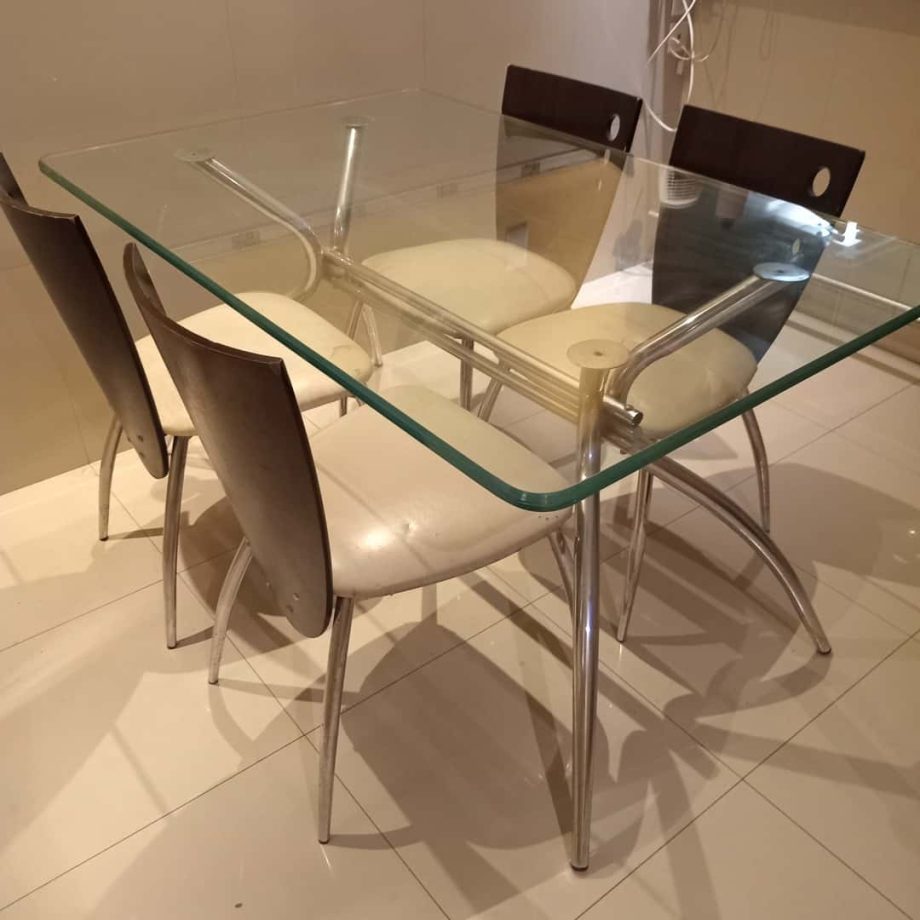 Mesa + sillas