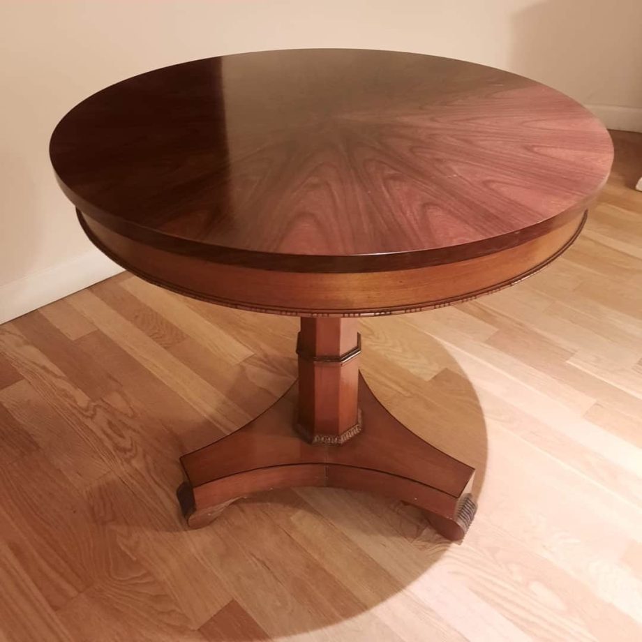 Mesa costado sofá
