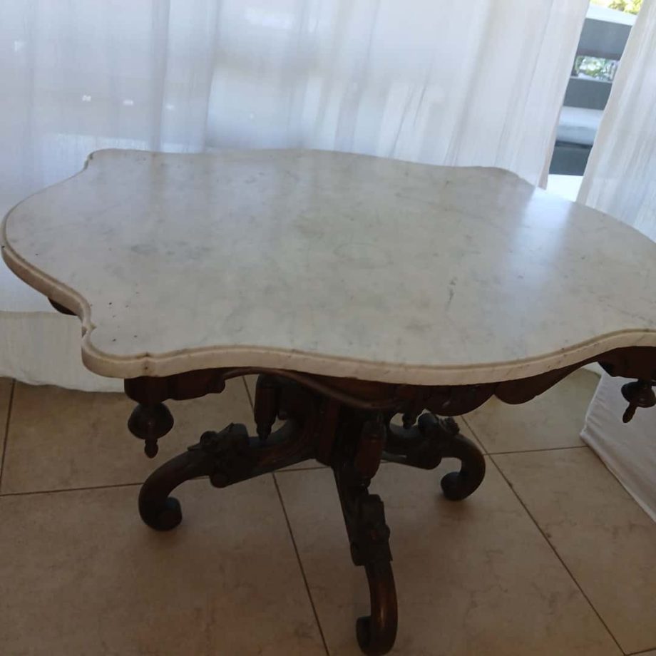 Mesa estilo colonial