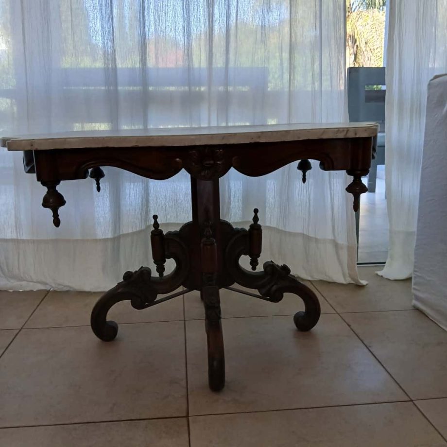 Mesa estilo colonial