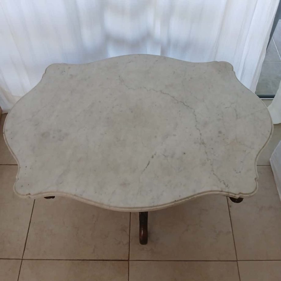 Mesa estilo colonial
