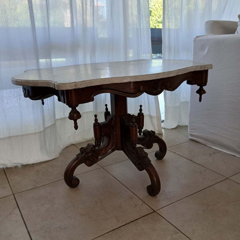 Mesa estilo colonial