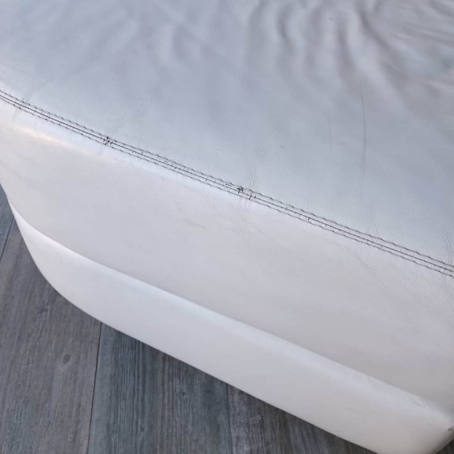 Sillón irregular con puff