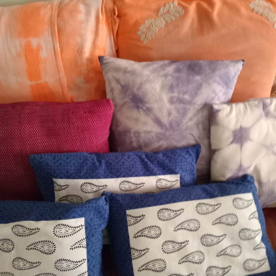 Lote de almohadones y mantas