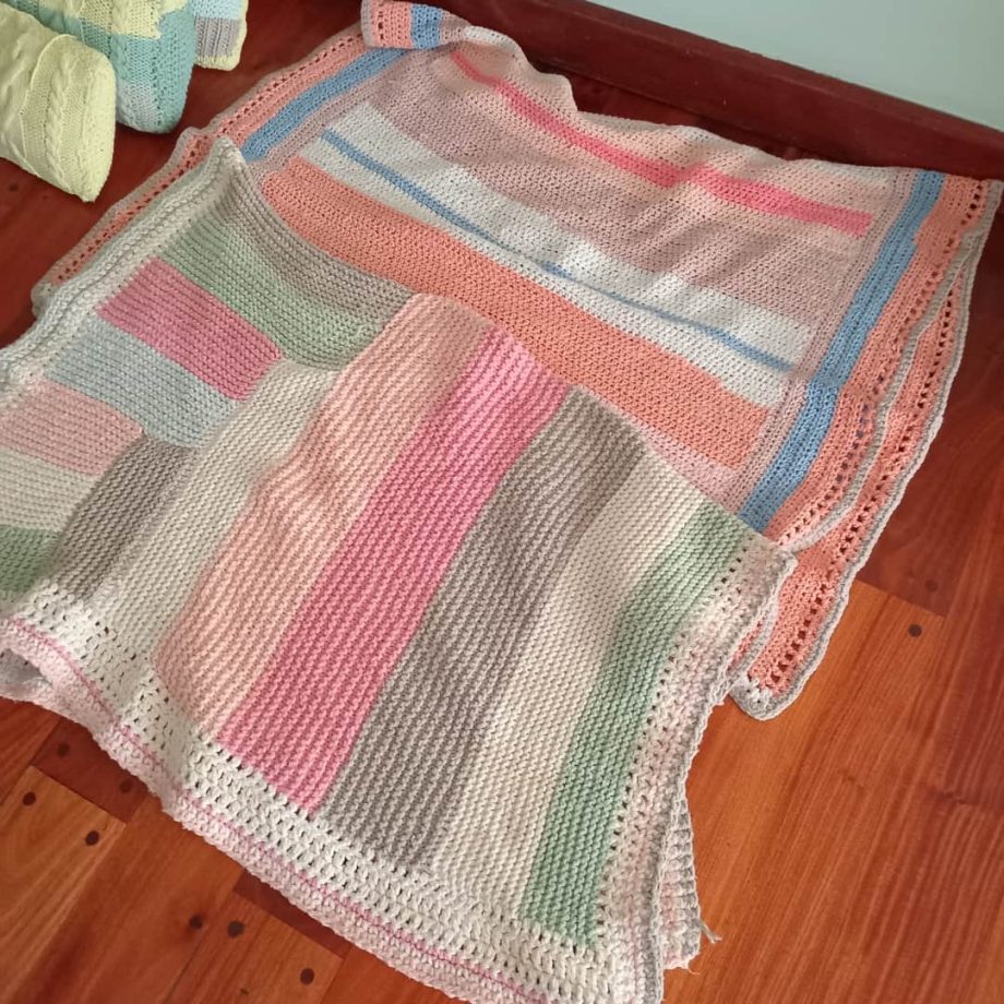 Lote de almohadones y mantas