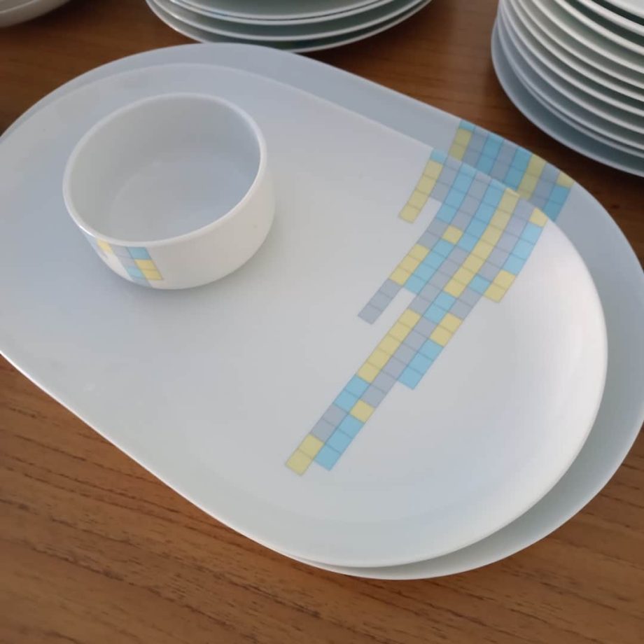 Juego de platos y bandejas