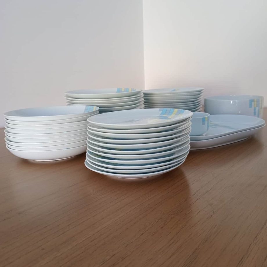 Juego de platos y bandejas