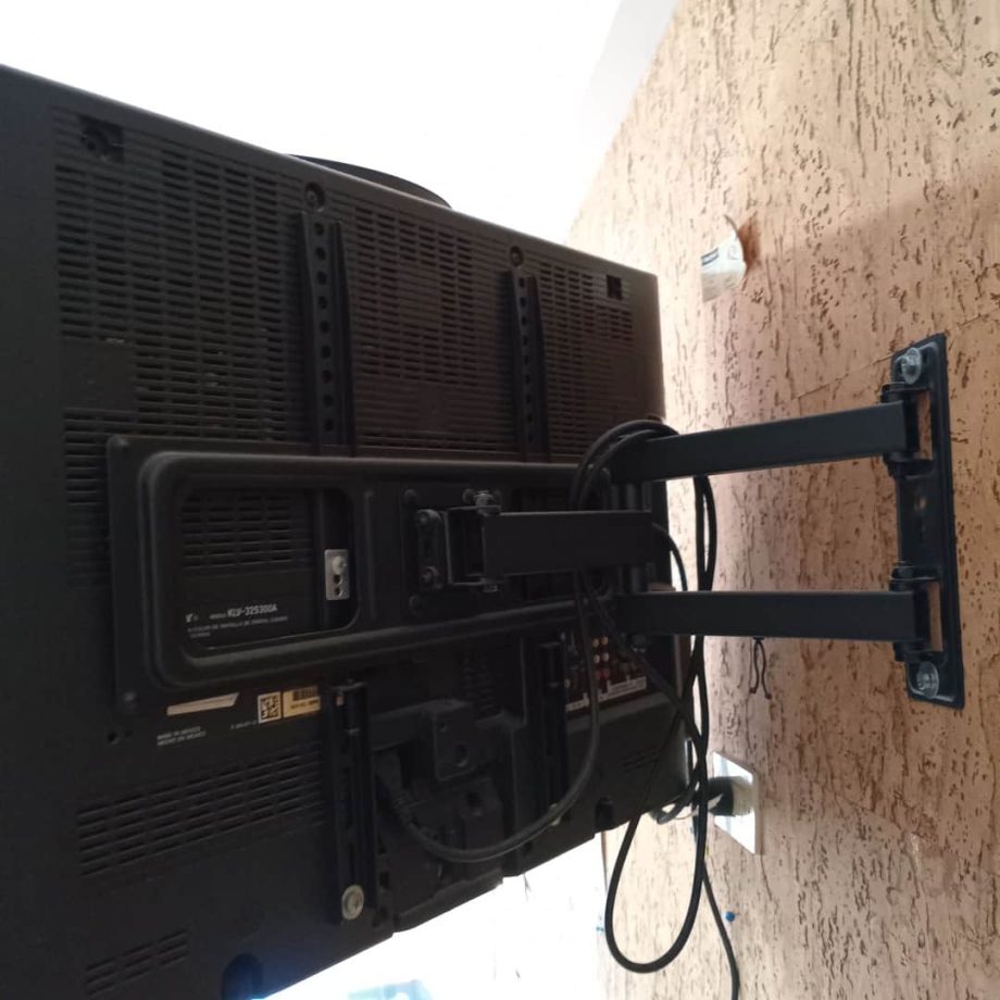 TV Sony 32" con soporte