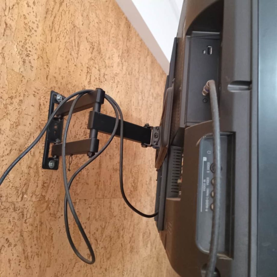 TV Sony 32" con soporte