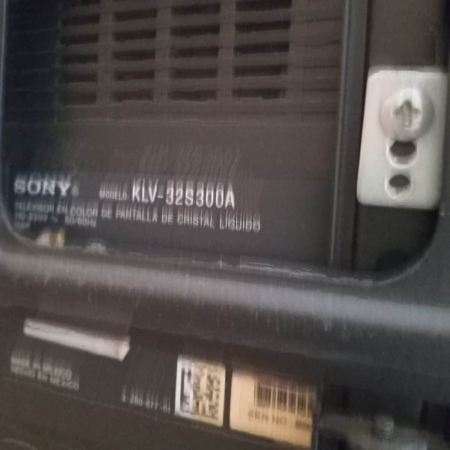 TV Sony 32" con soporte