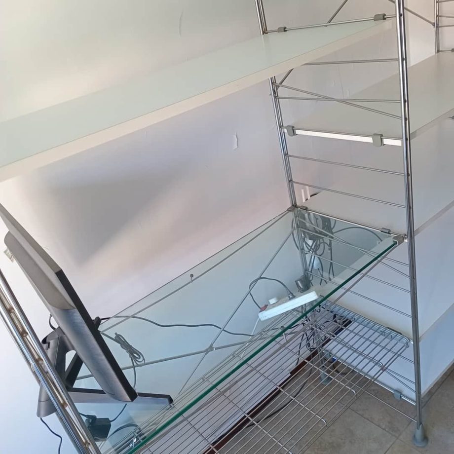 Estantería en metal