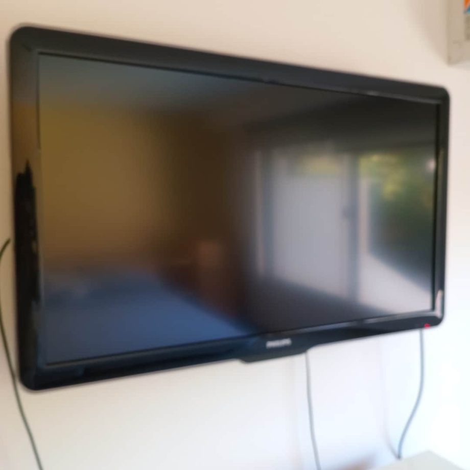 TV Smart Philips 52" con soporte