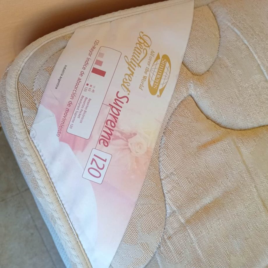 Sommier + Módulo respaldo con mesas de luz