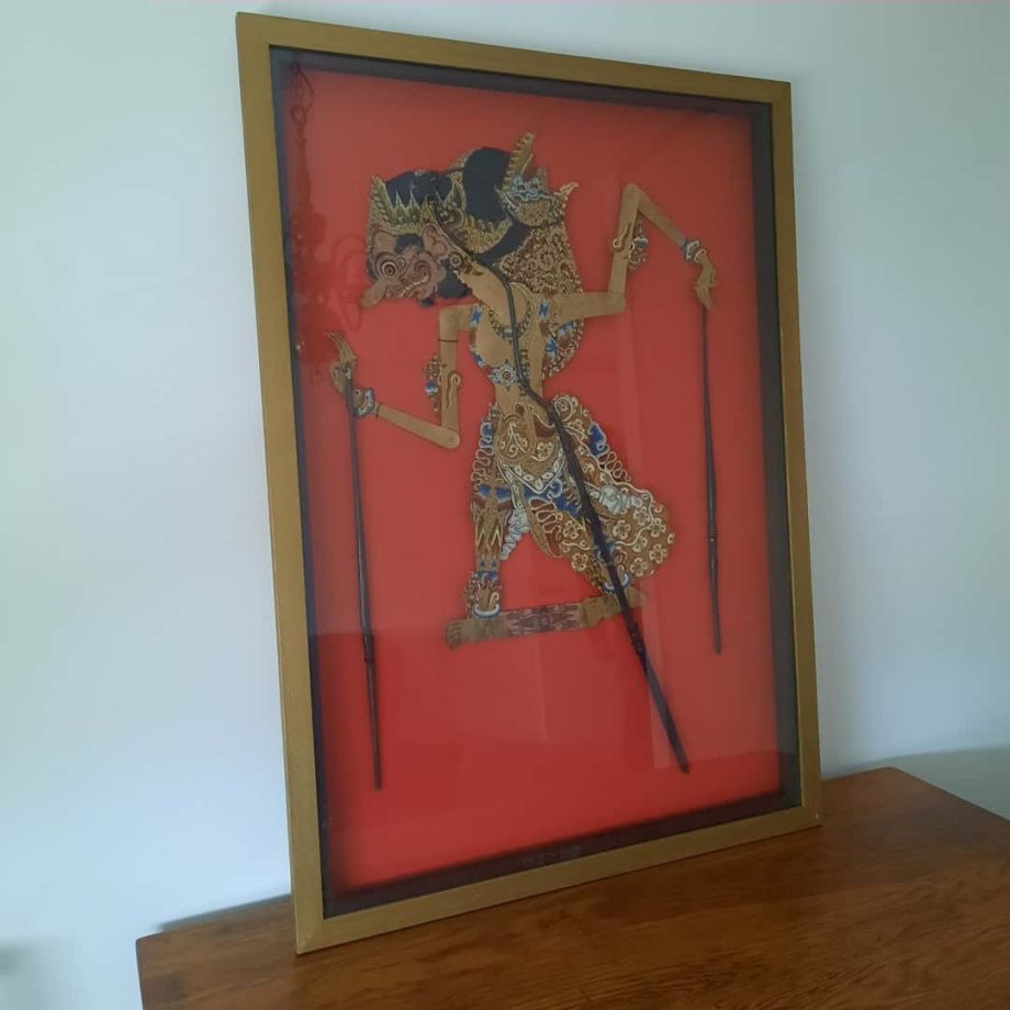 Marioneta enmarcada