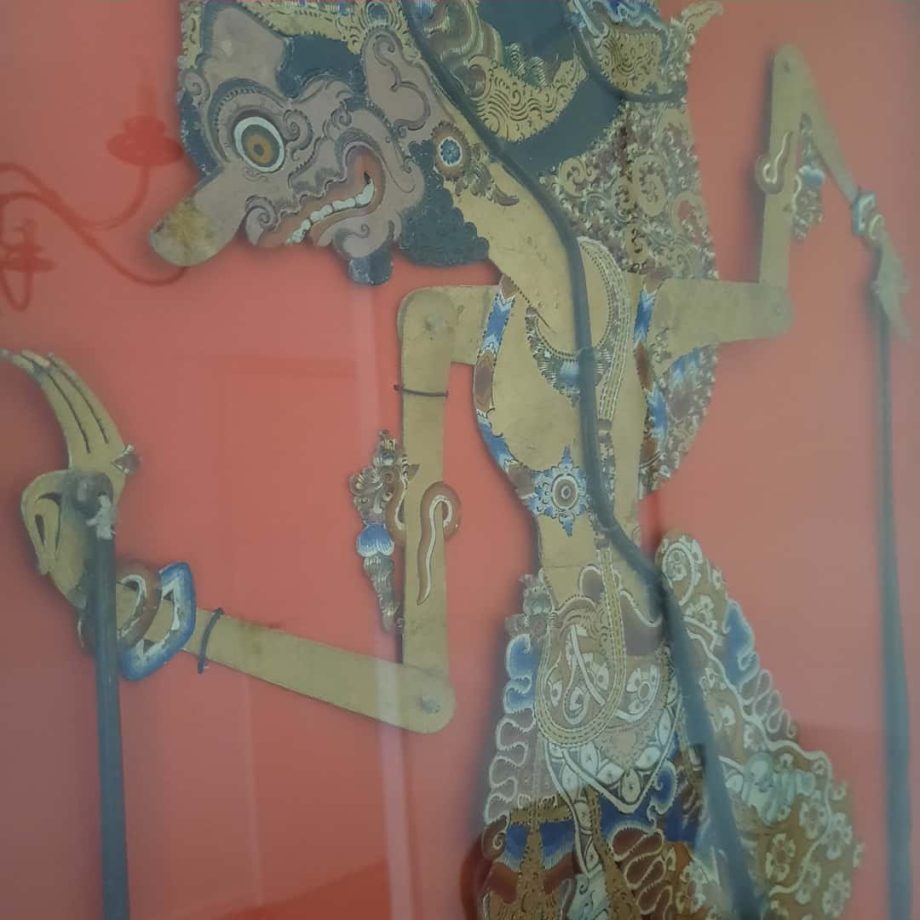 Marioneta enmarcada