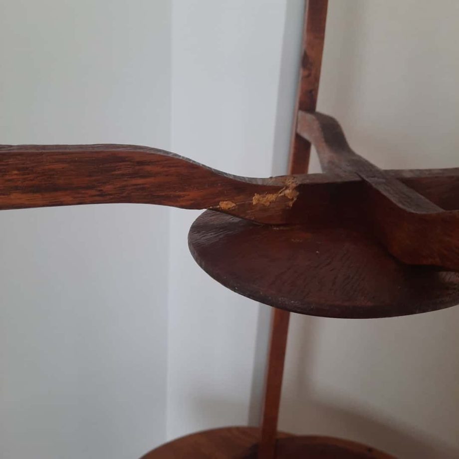 Par de mesas auxiliares ovaladas