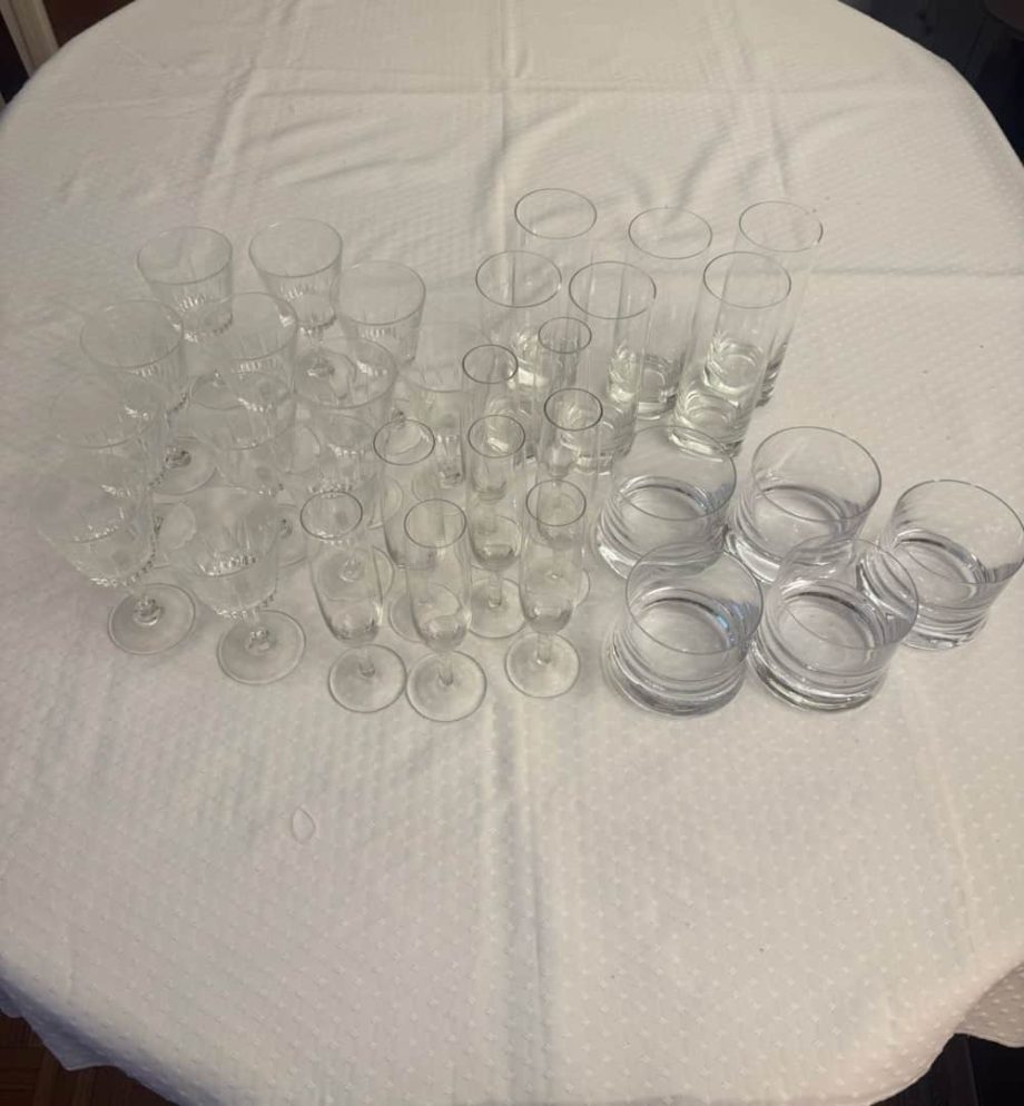 Lote de copas y vasos