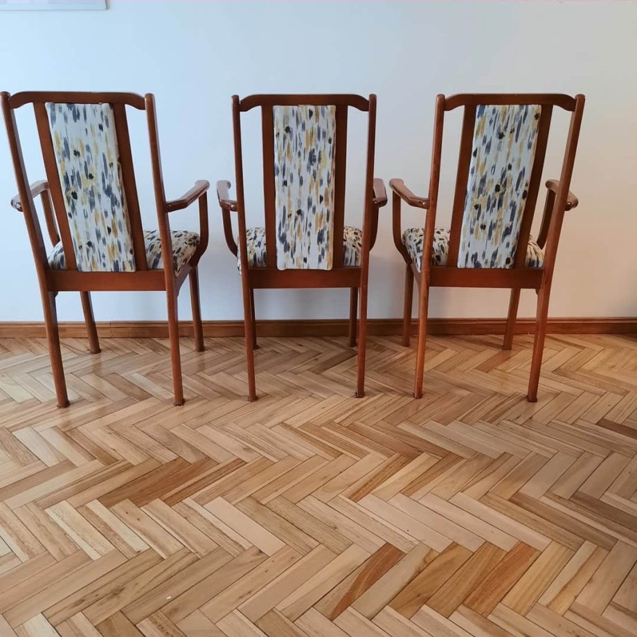 Sillas + silloncitos en gris y amarillo