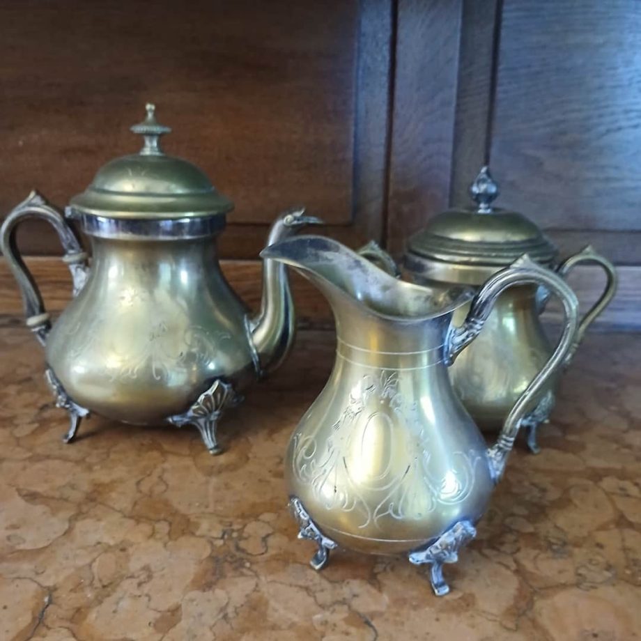 Juego de café en metal plateado
